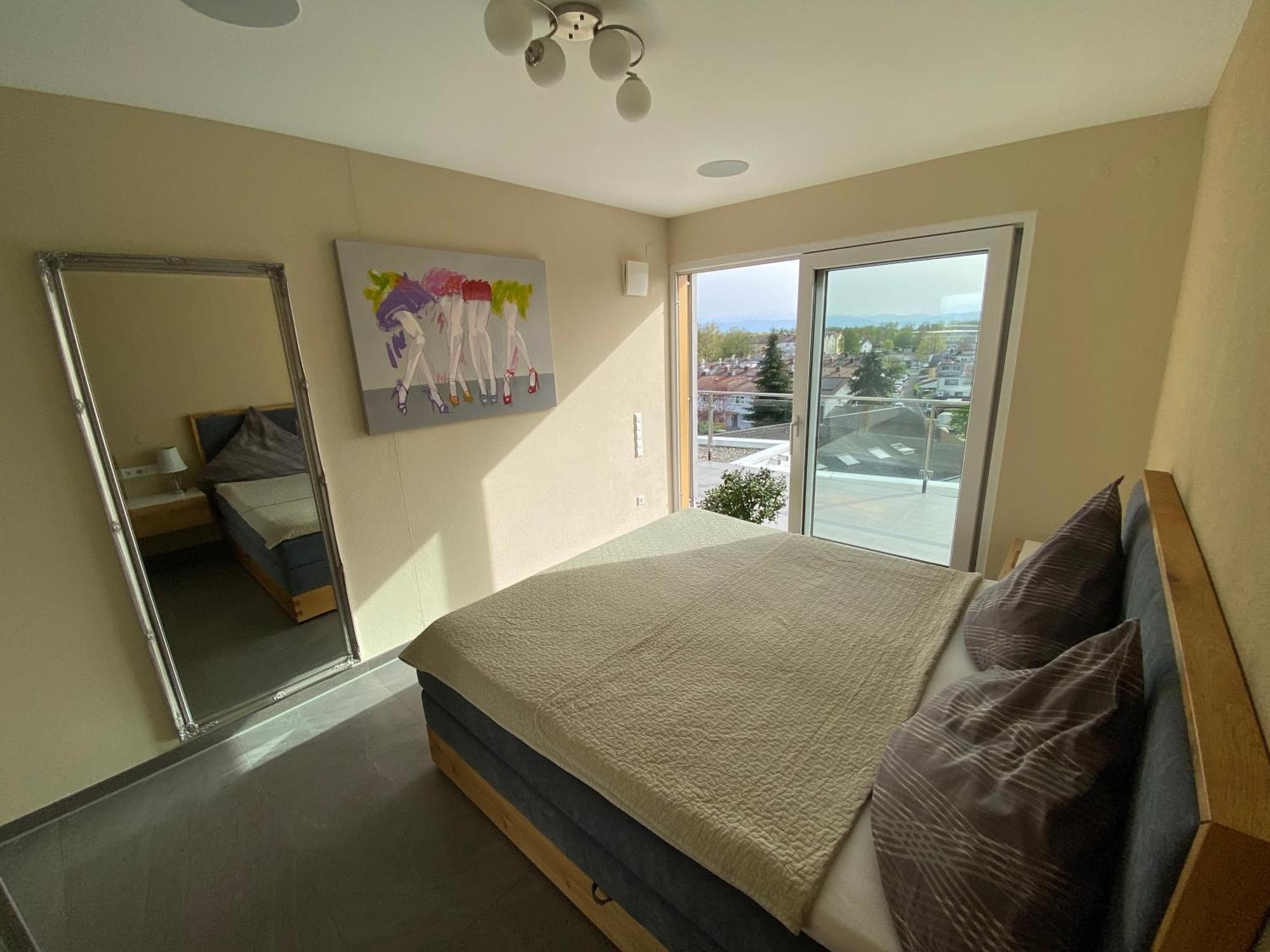 Penthouse Apartment Mit Alpenblick Friedrichshafen Exteriör bild
