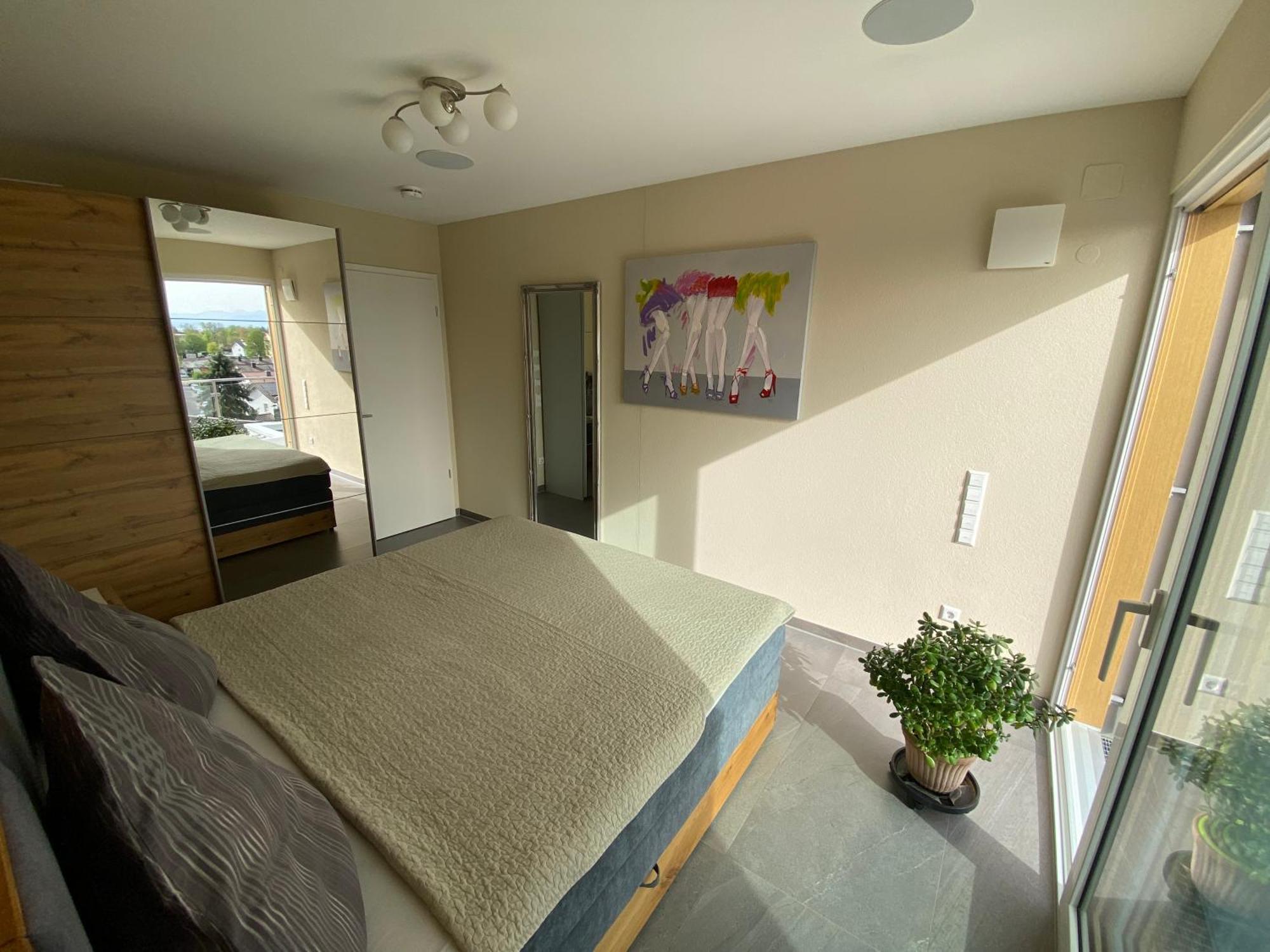 Penthouse Apartment Mit Alpenblick Friedrichshafen Exteriör bild