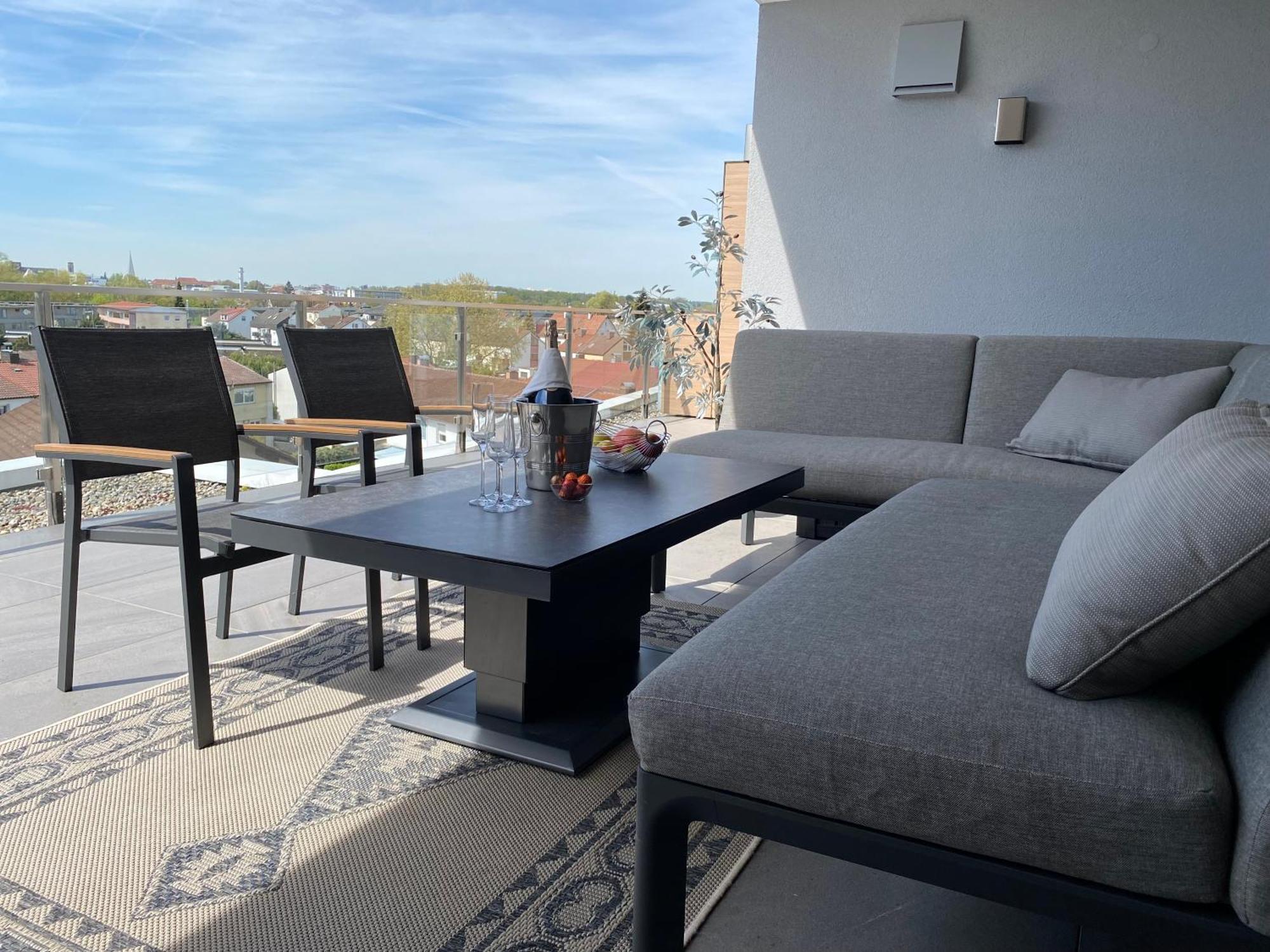 Penthouse Apartment Mit Alpenblick Friedrichshafen Exteriör bild