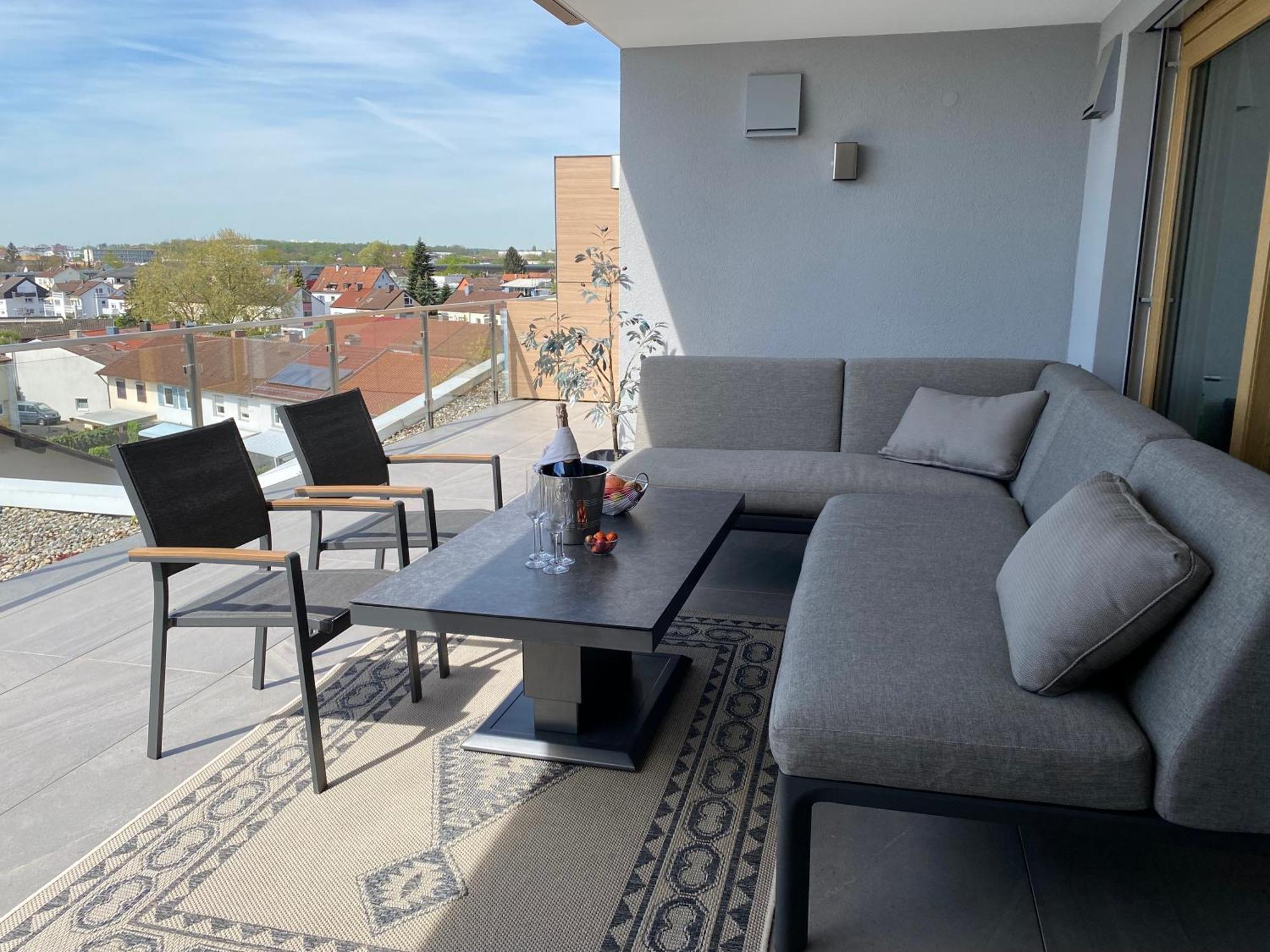 Penthouse Apartment Mit Alpenblick Friedrichshafen Exteriör bild