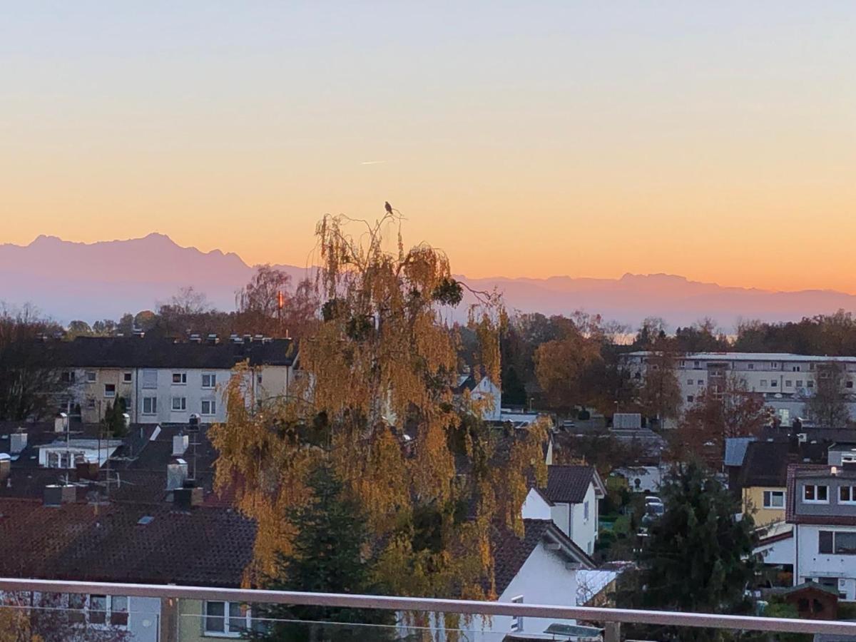 Penthouse Apartment Mit Alpenblick Friedrichshafen Exteriör bild