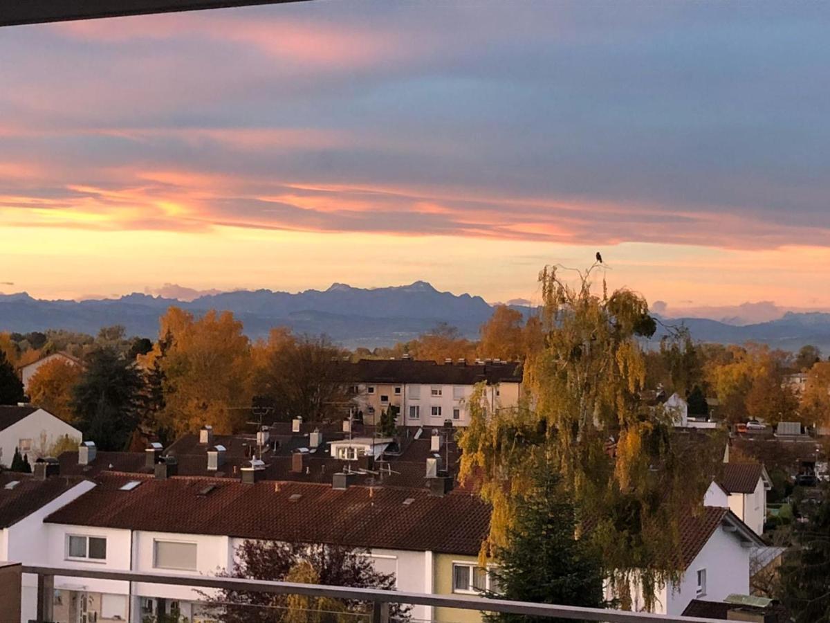 Penthouse Apartment Mit Alpenblick Friedrichshafen Exteriör bild