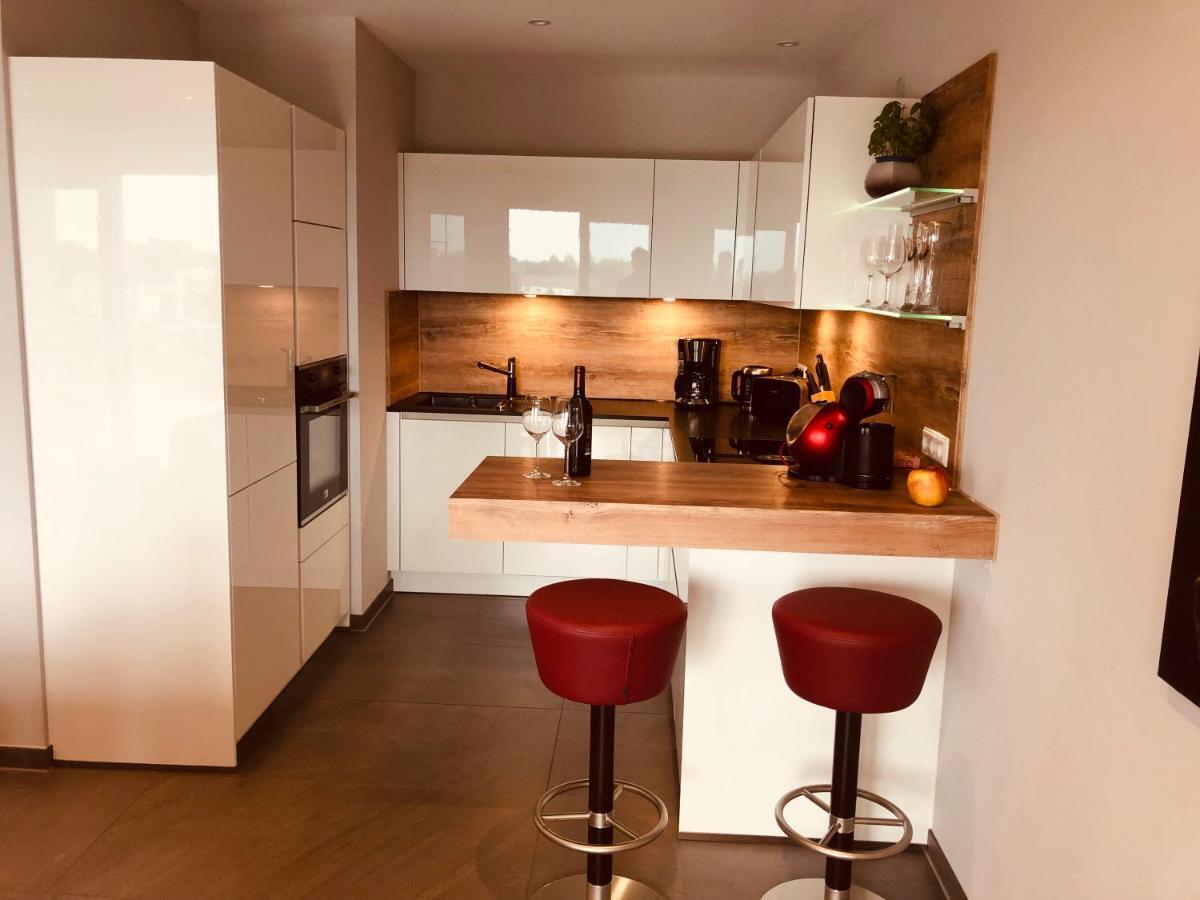 Penthouse Apartment Mit Alpenblick Friedrichshafen Exteriör bild